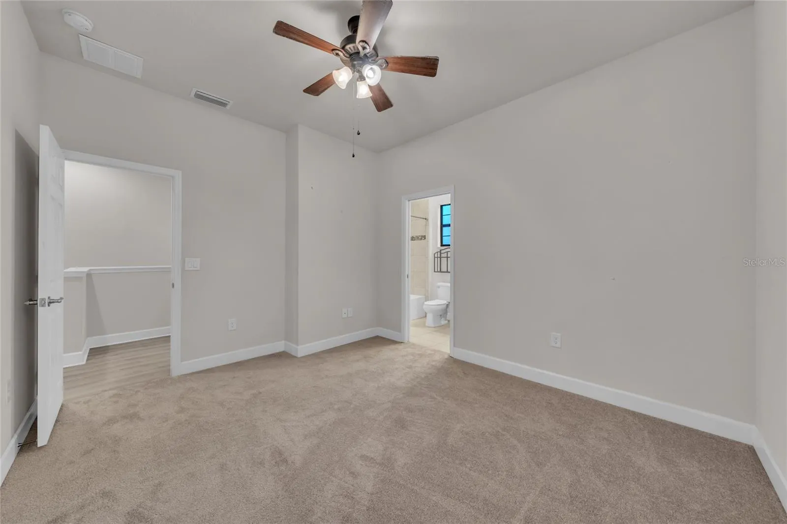 5824 VILLAGE CENTER DR