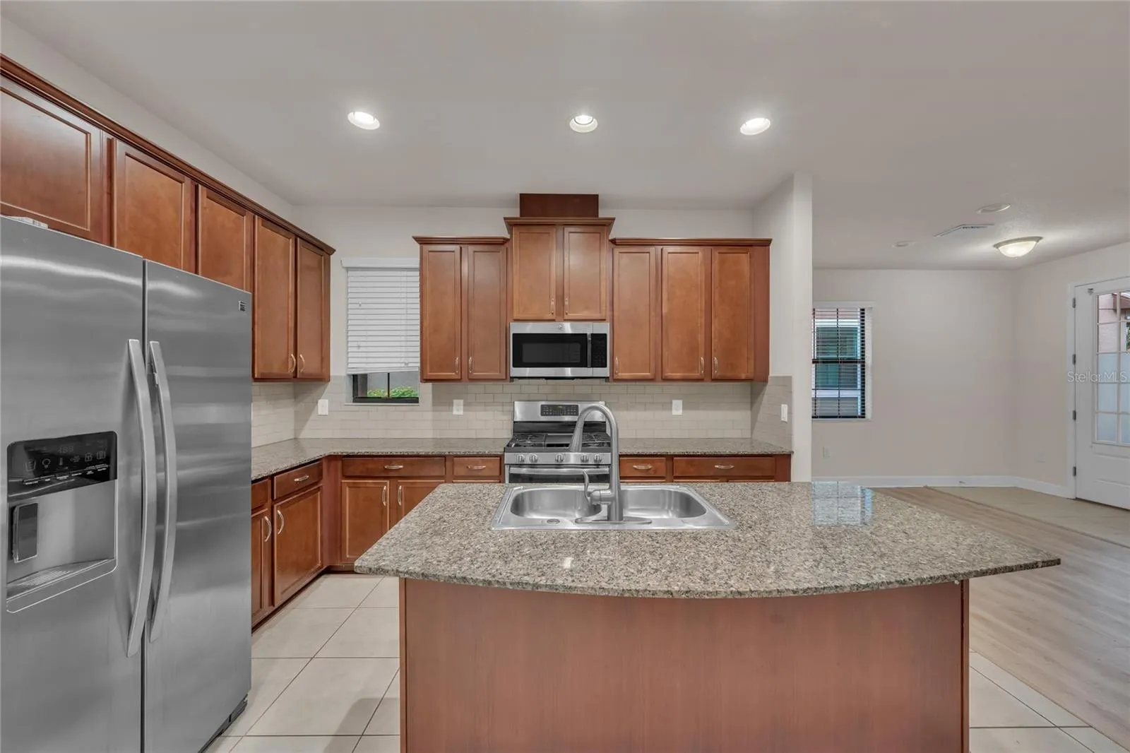 5824 VILLAGE CENTER DR