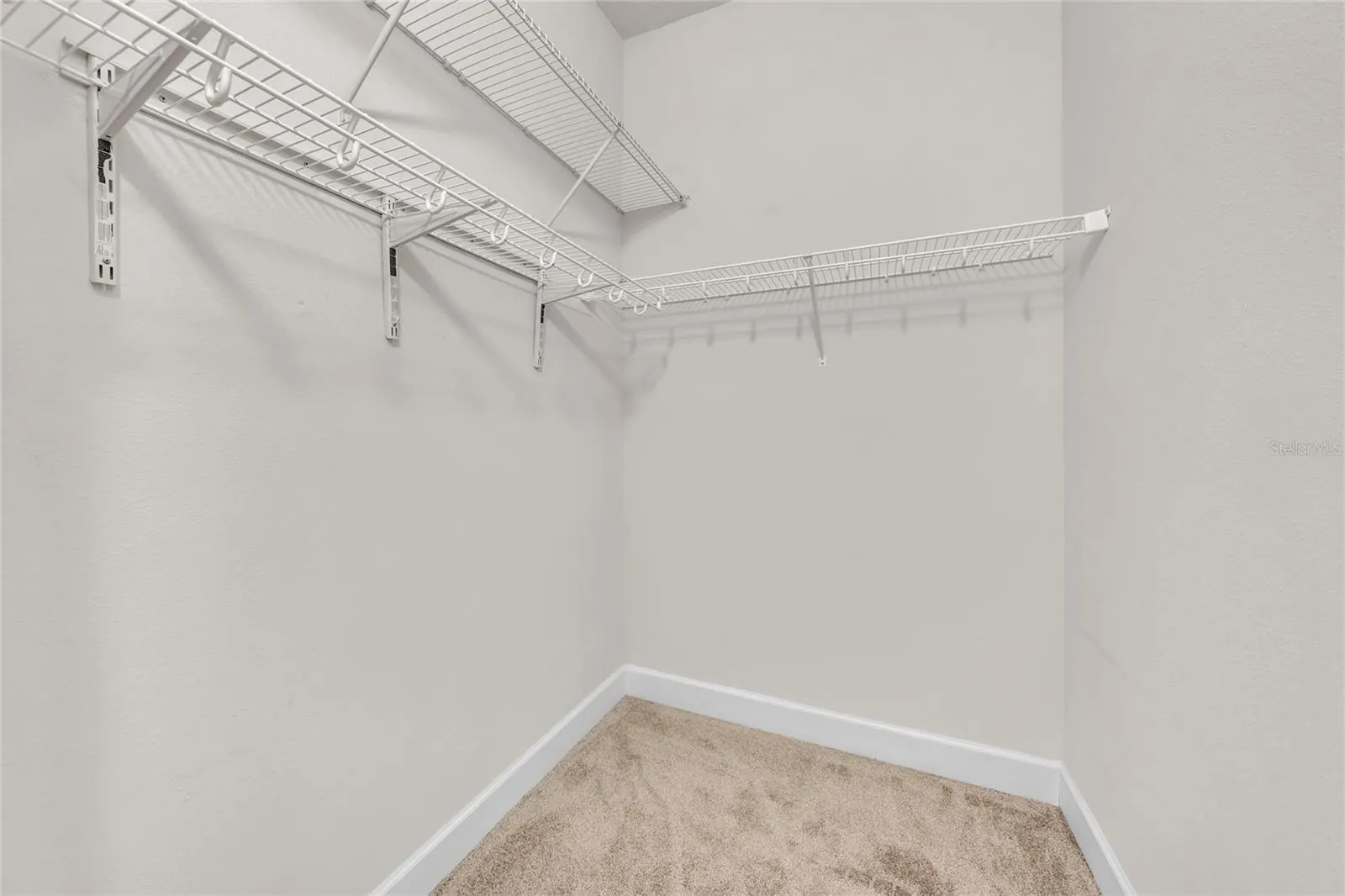 5824 VILLAGE CENTER DR