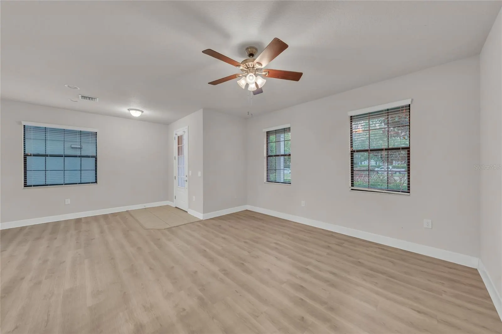 5824 VILLAGE CENTER DR