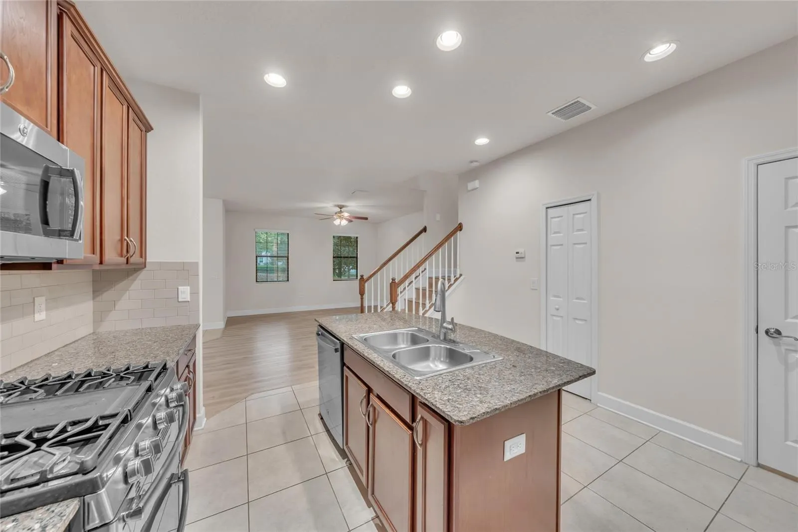 5824 VILLAGE CENTER DR