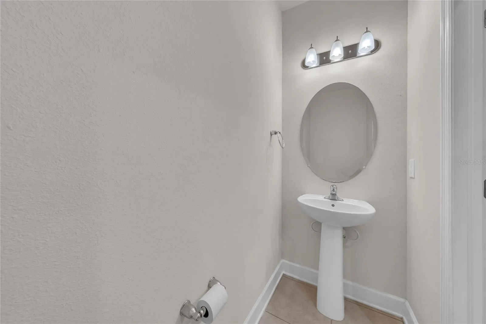 5824 VILLAGE CENTER DR