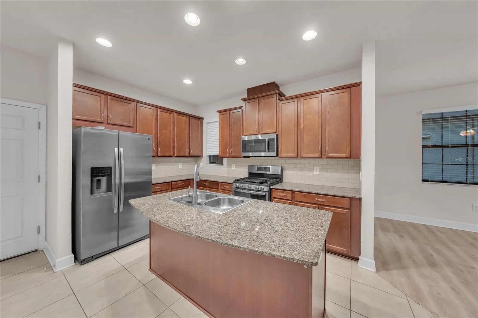 5824 VILLAGE CENTER DR
