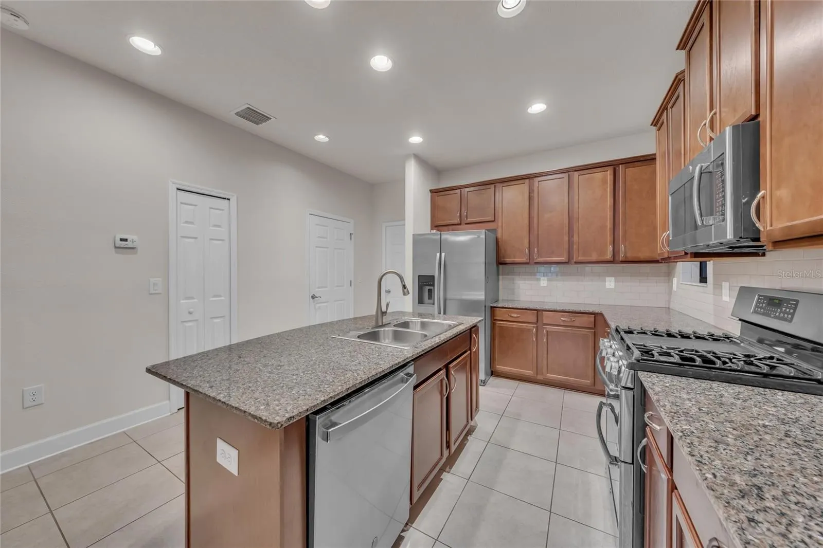 5824 VILLAGE CENTER DR