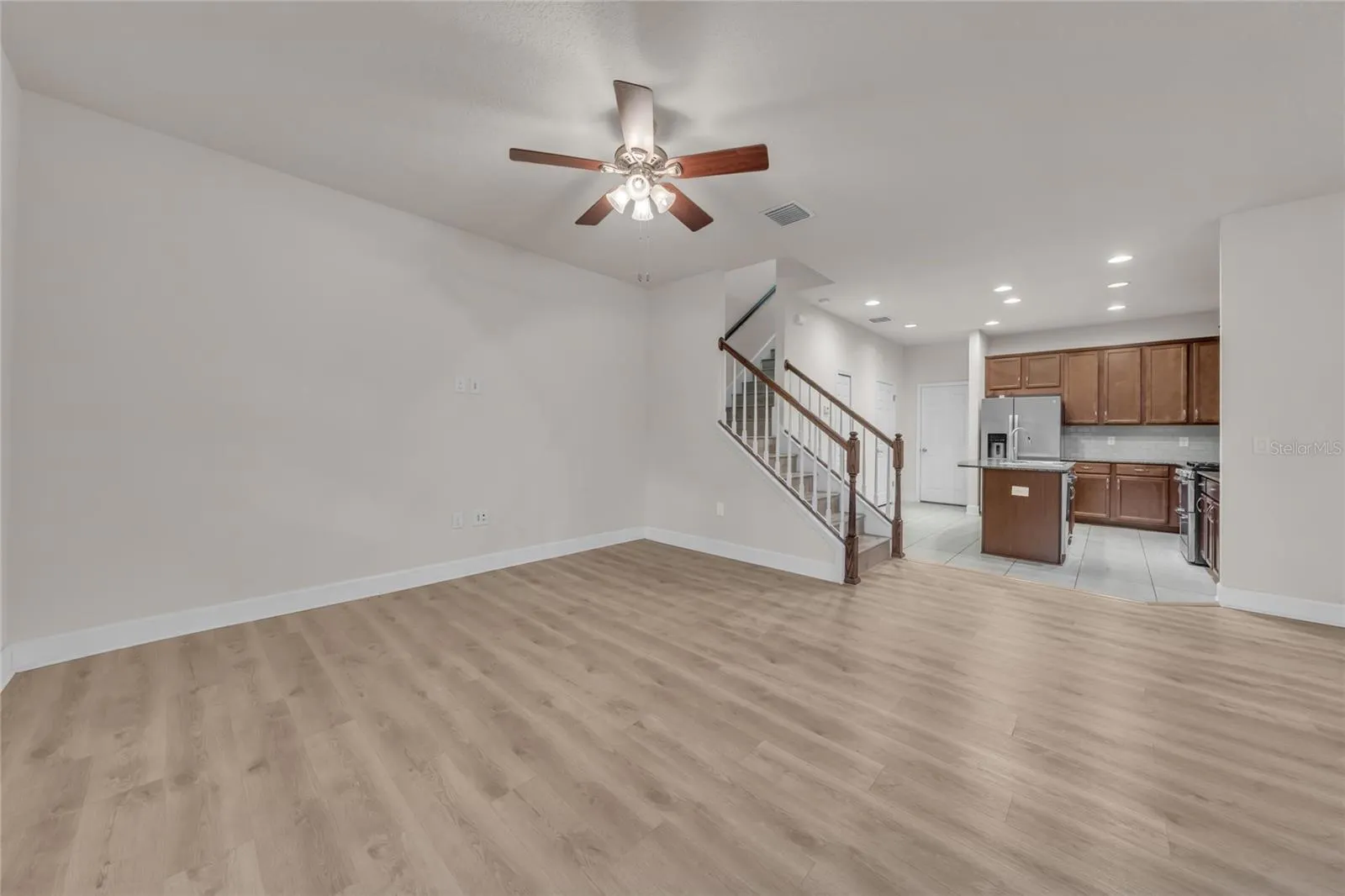 5824 VILLAGE CENTER DR