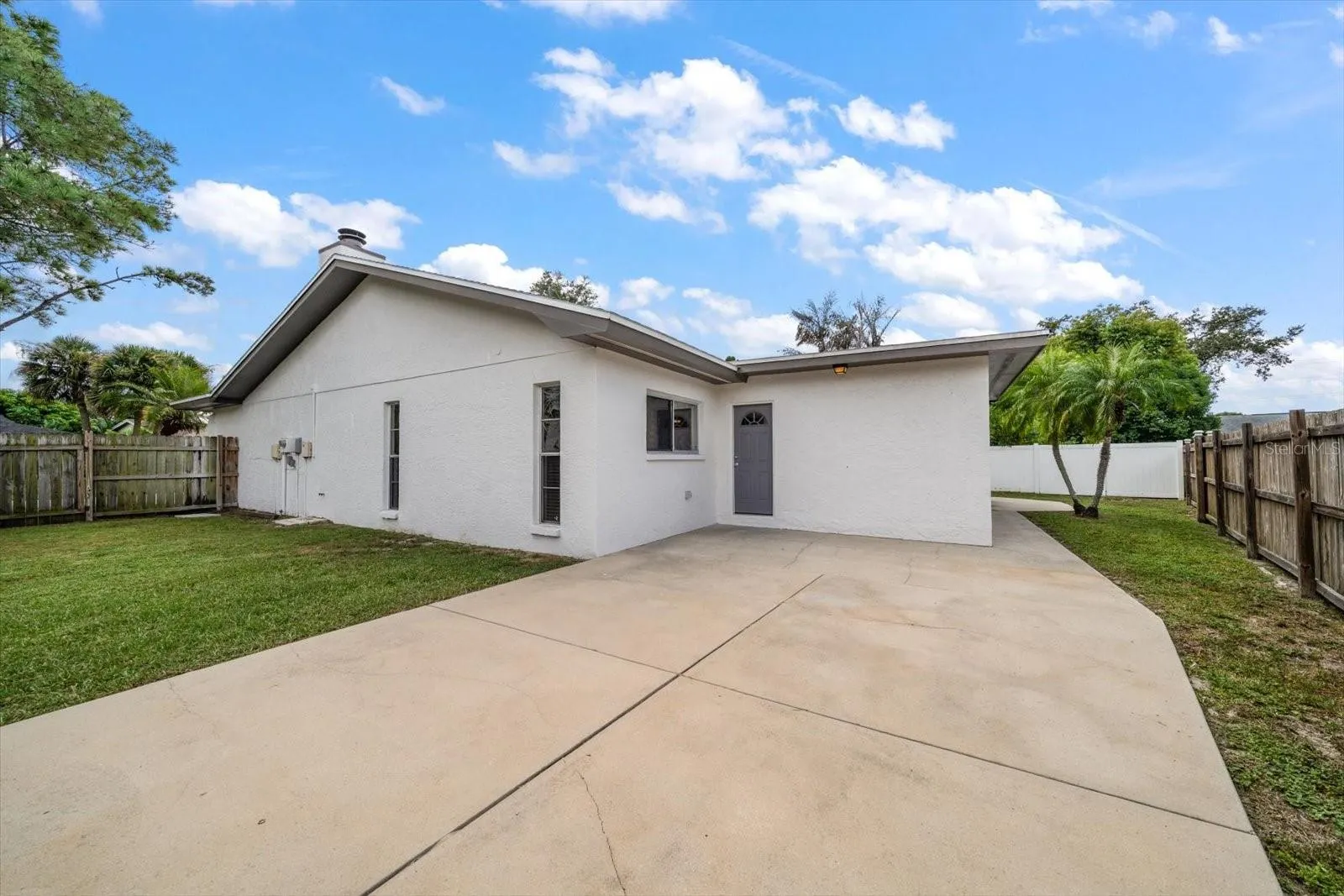 2239 BEACON POINT BLVD