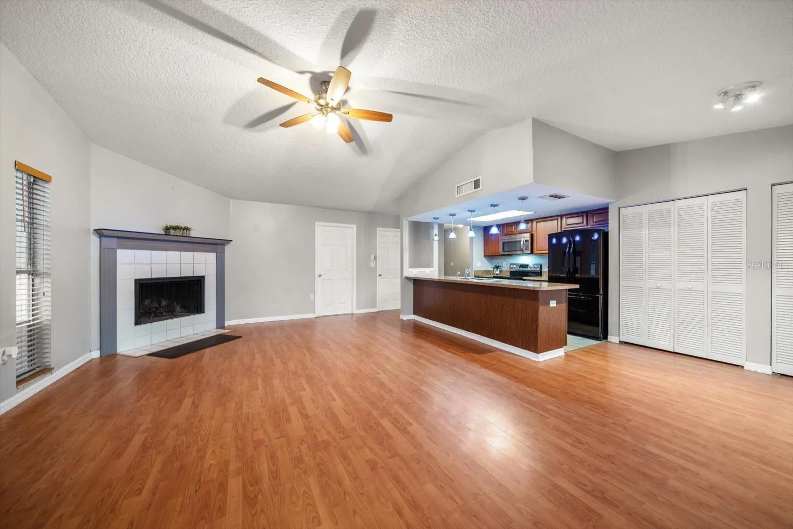 2239 BEACON POINT BLVD