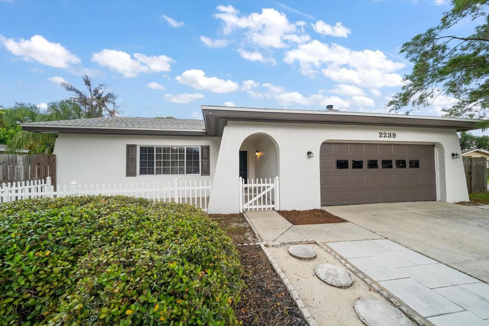 2239 BEACON POINT BLVD