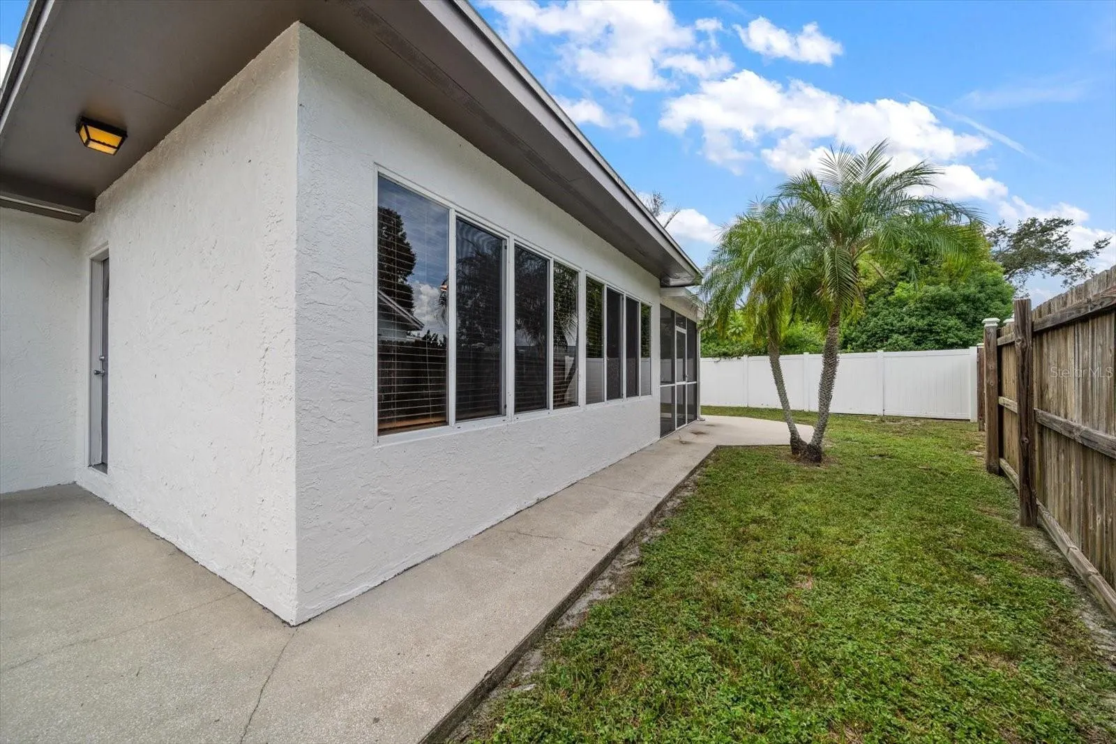 2239 BEACON POINT BLVD
