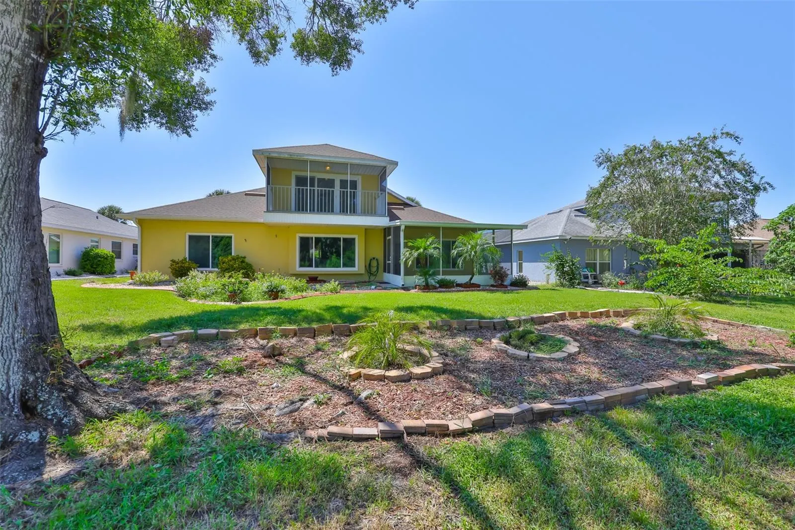 315 CALOOSA WOODS LN