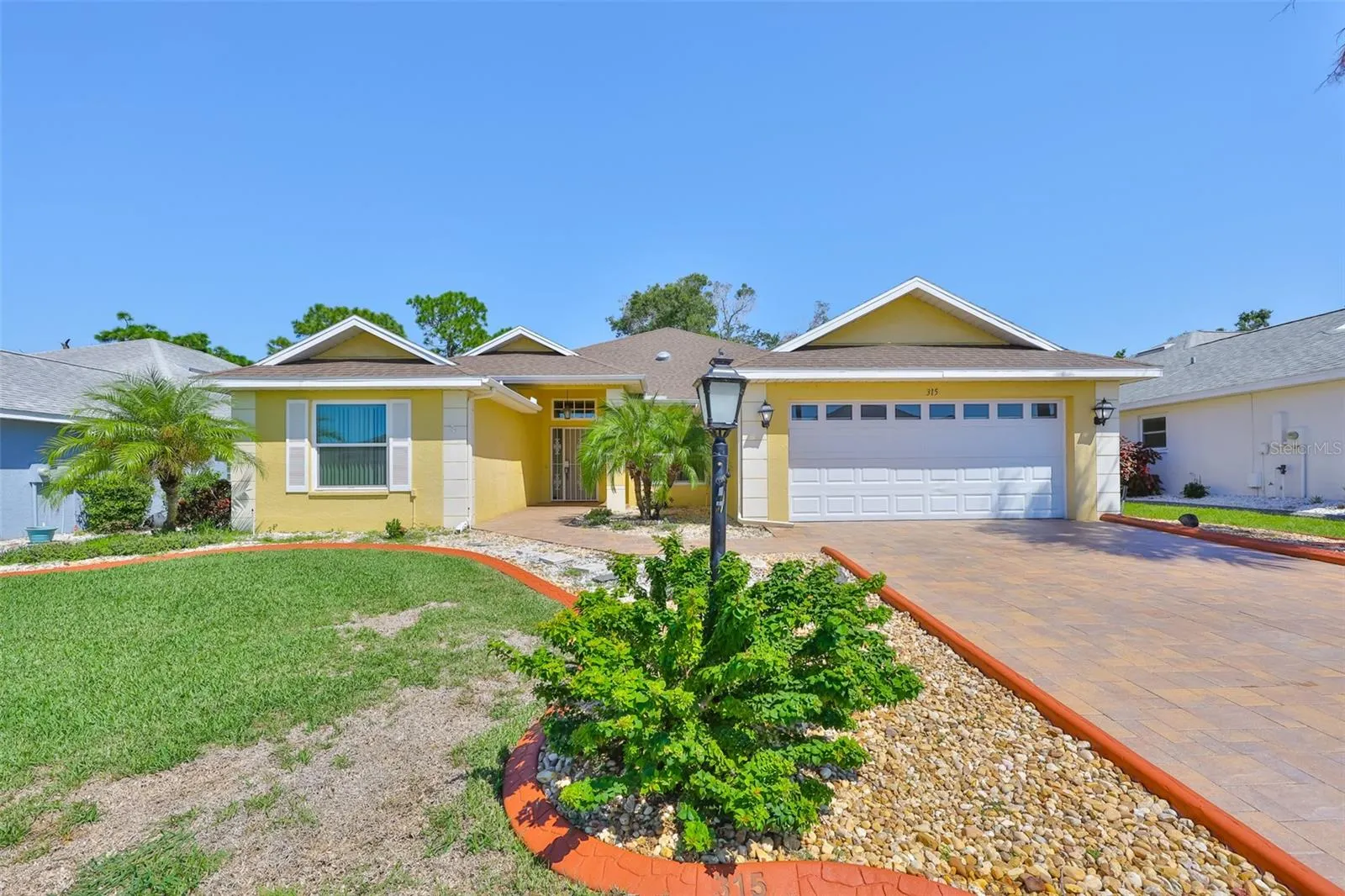 315 CALOOSA WOODS LN