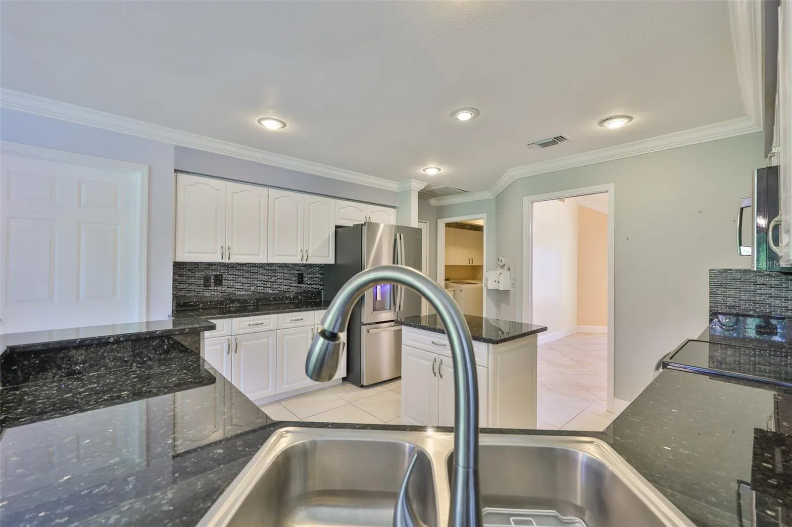 315 CALOOSA WOODS LN