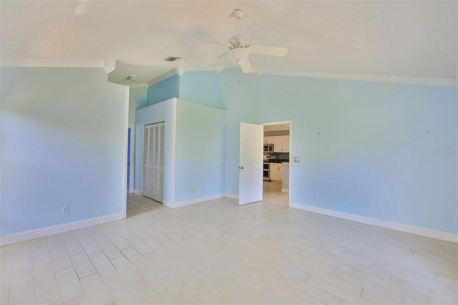 315 CALOOSA WOODS LN