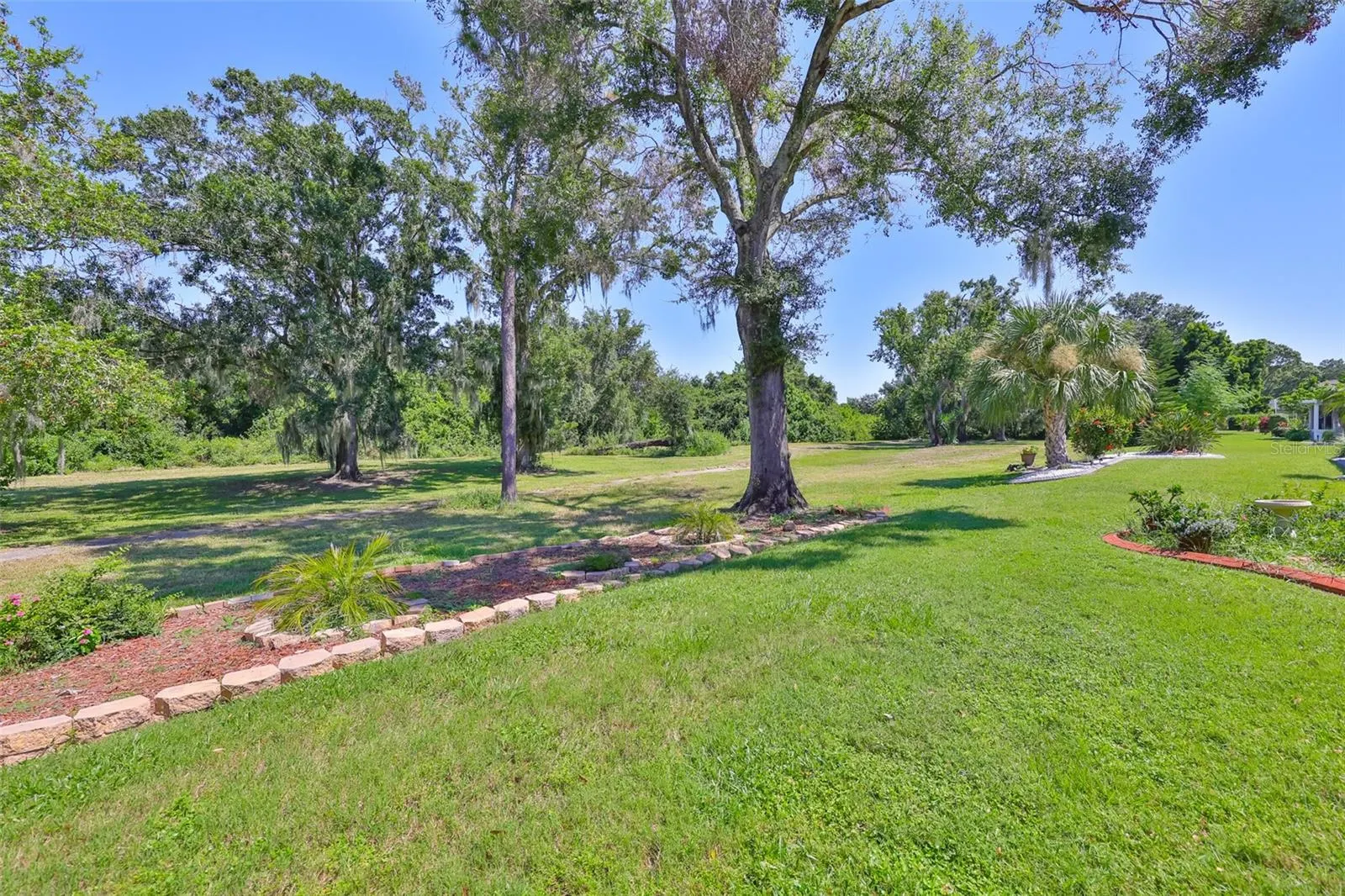 315 CALOOSA WOODS LN