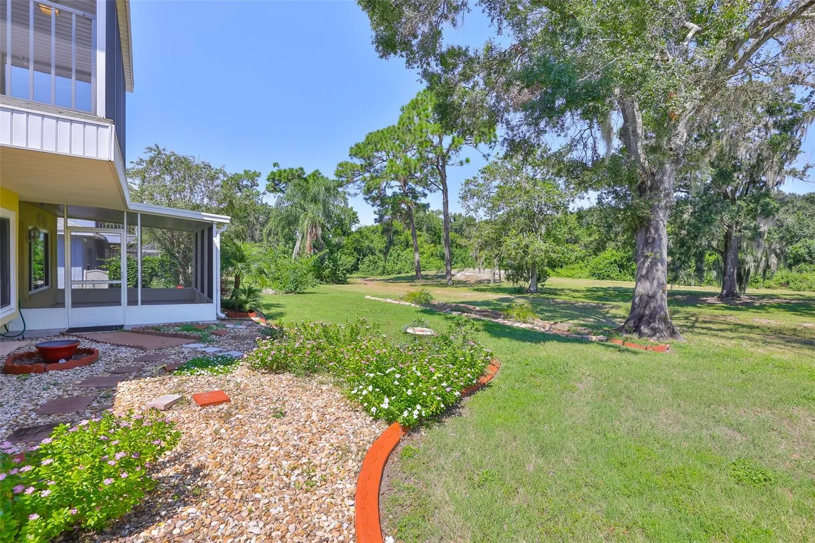 315 CALOOSA WOODS LN