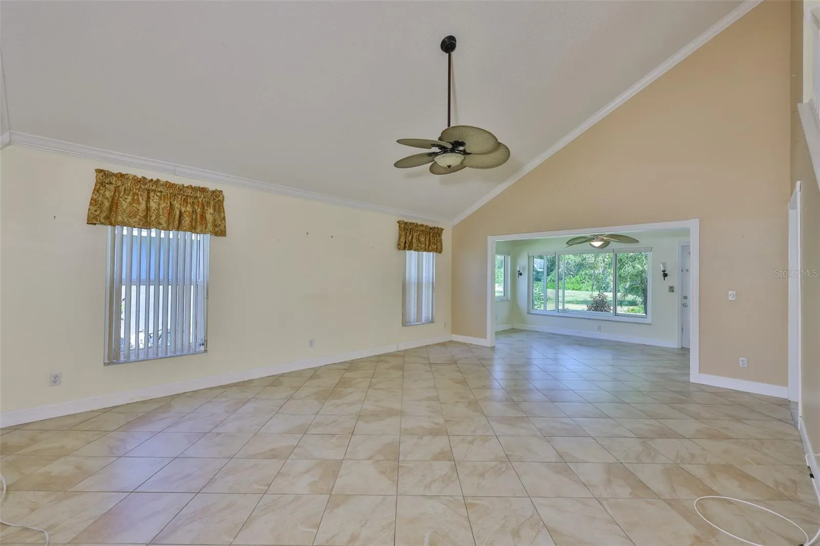 315 CALOOSA WOODS LN