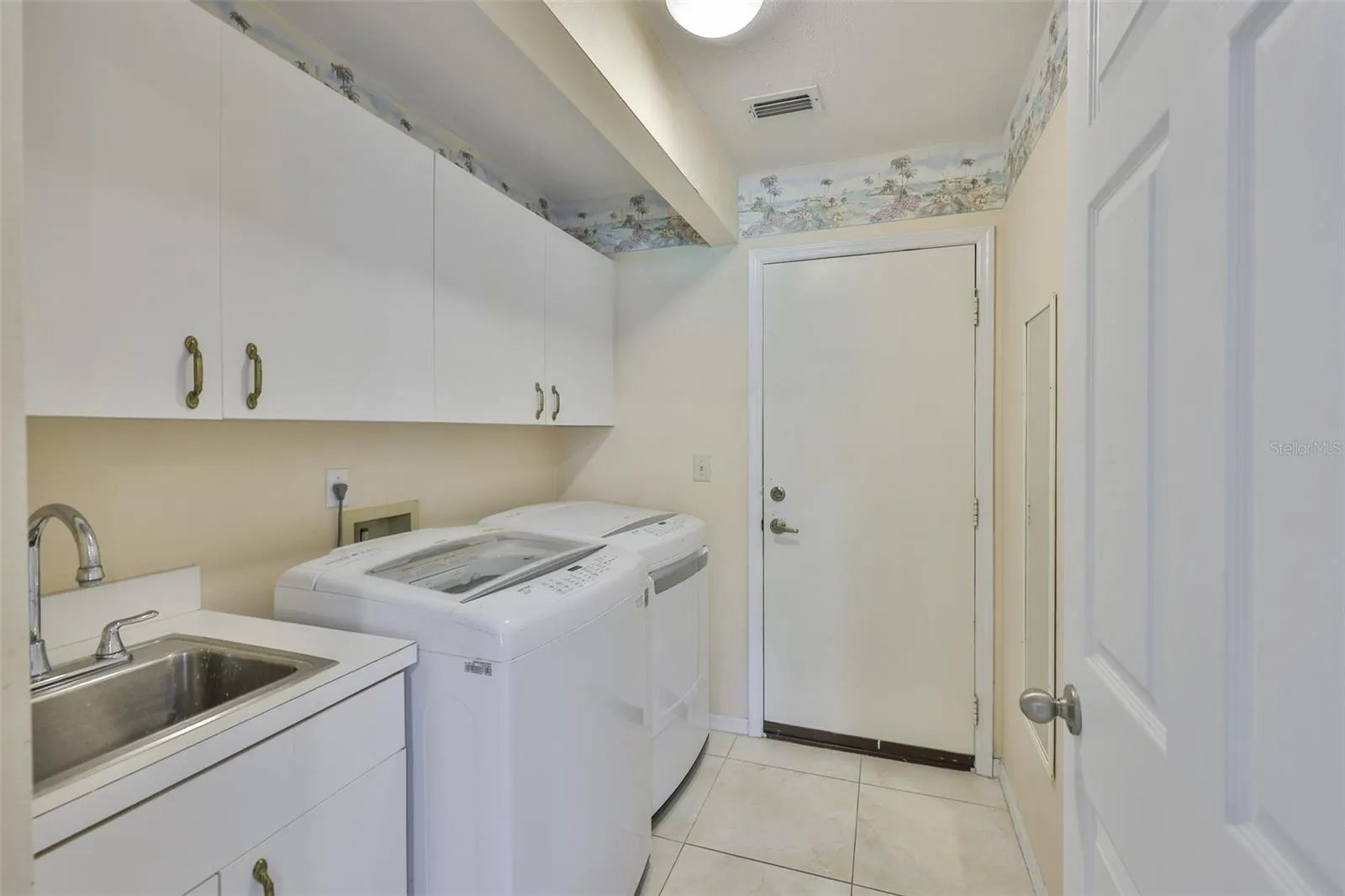 315 CALOOSA WOODS LN