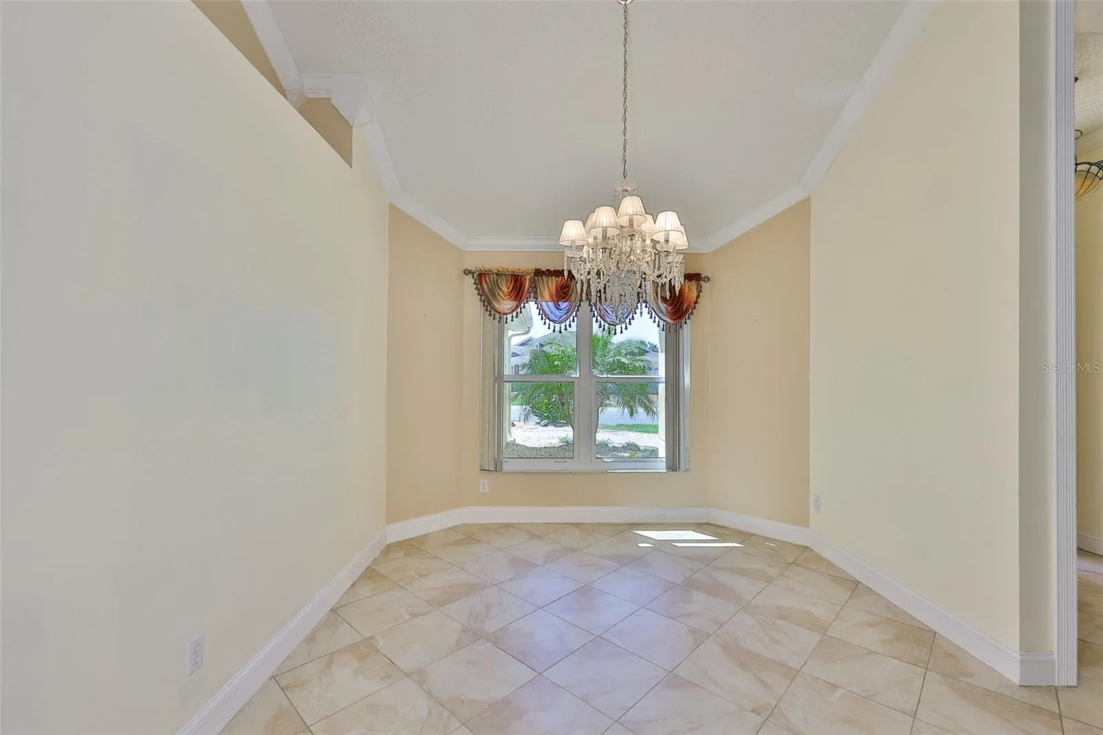 315 CALOOSA WOODS LN