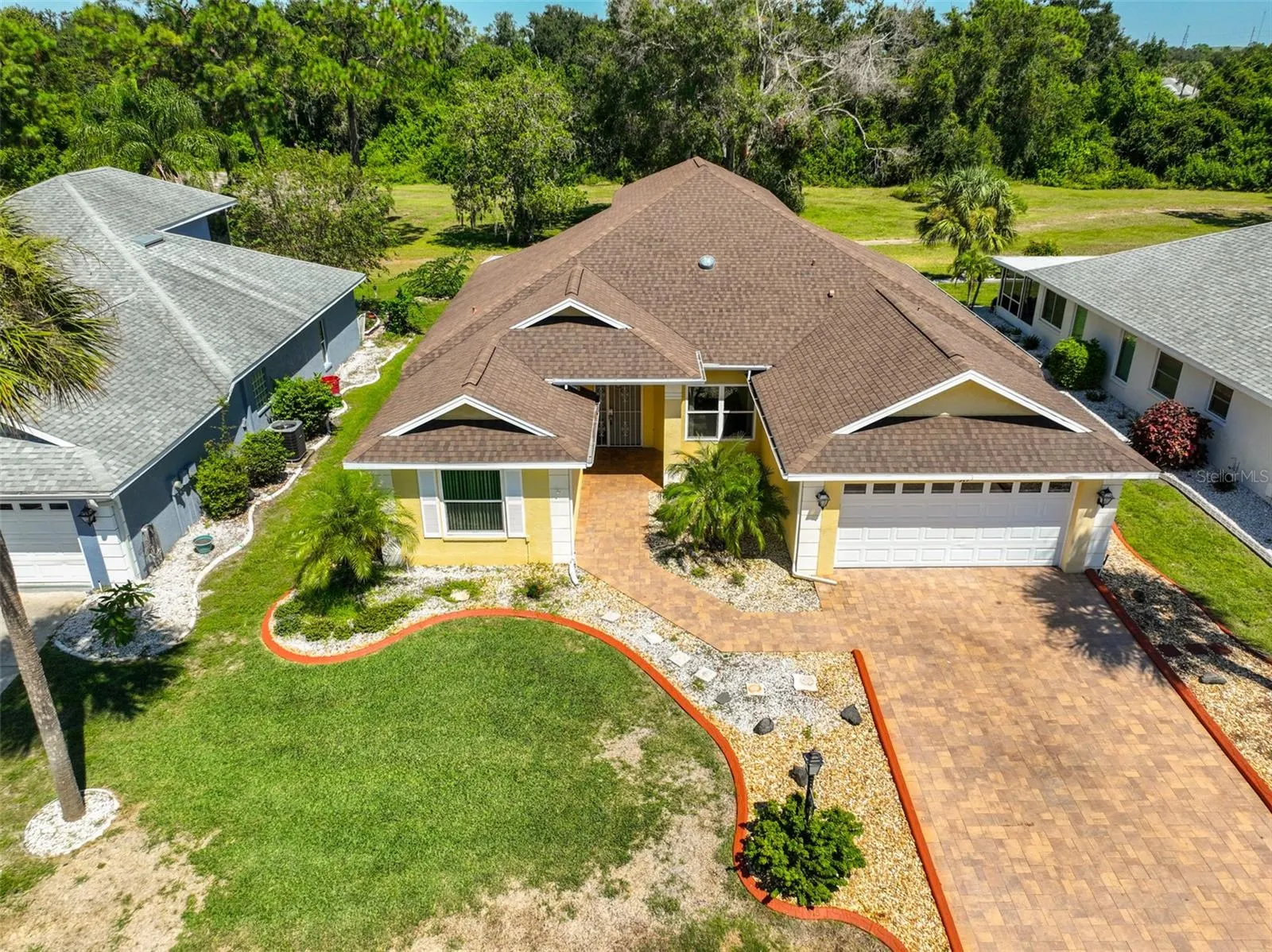 315 CALOOSA WOODS LN
