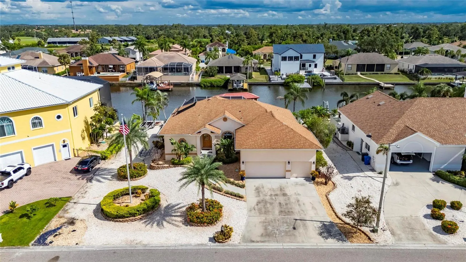 816 GOLF ISLAND DR