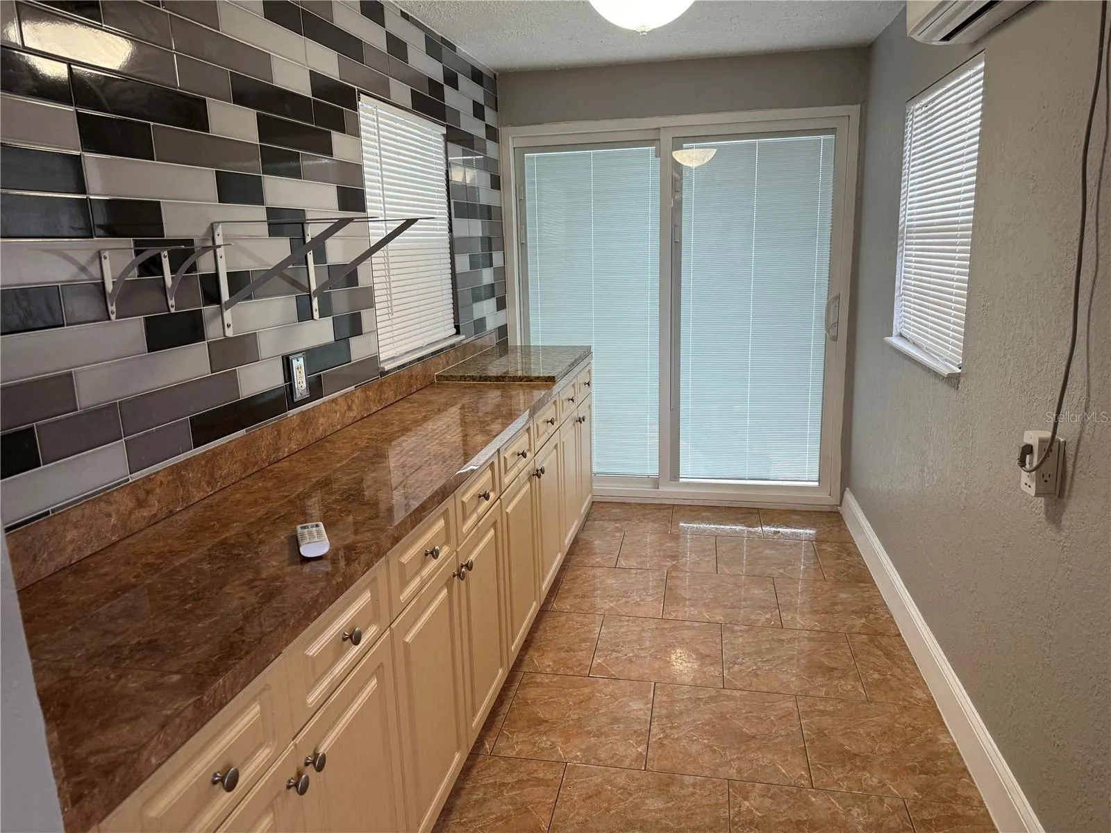 3116 W HAYA ST