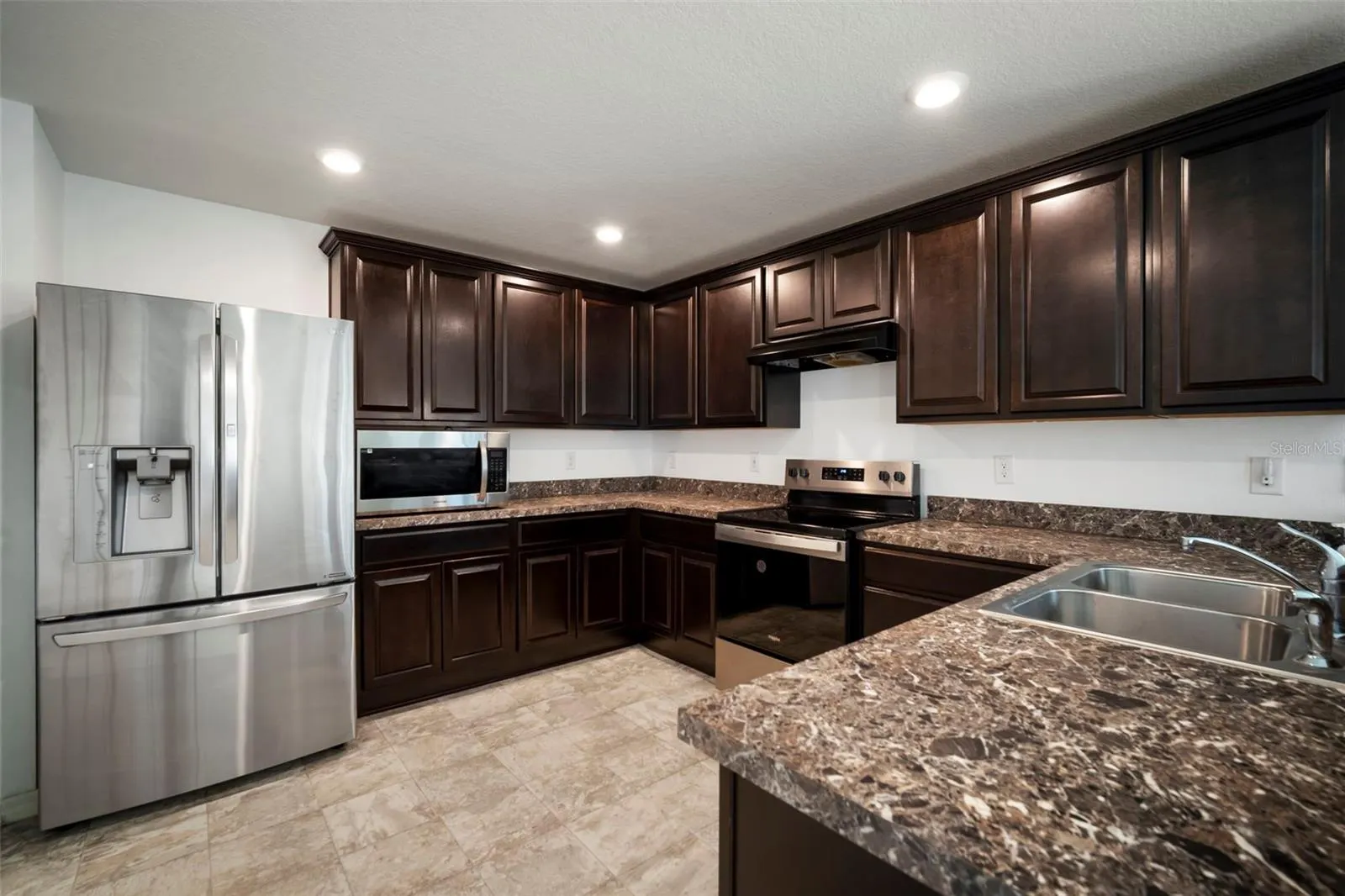 10637 LAGUNA PLAINS DR