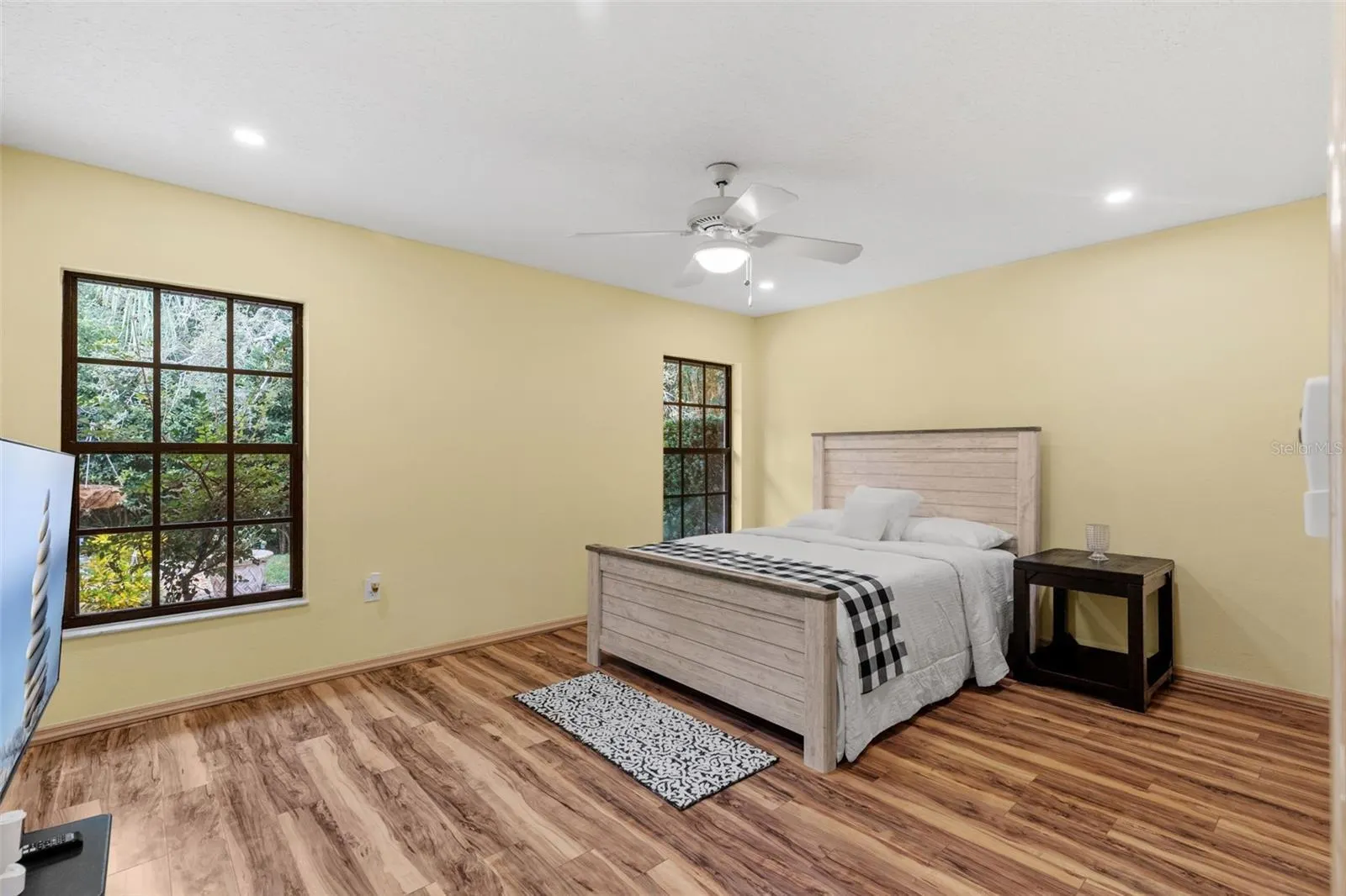6491 LAUREL OAK DR
