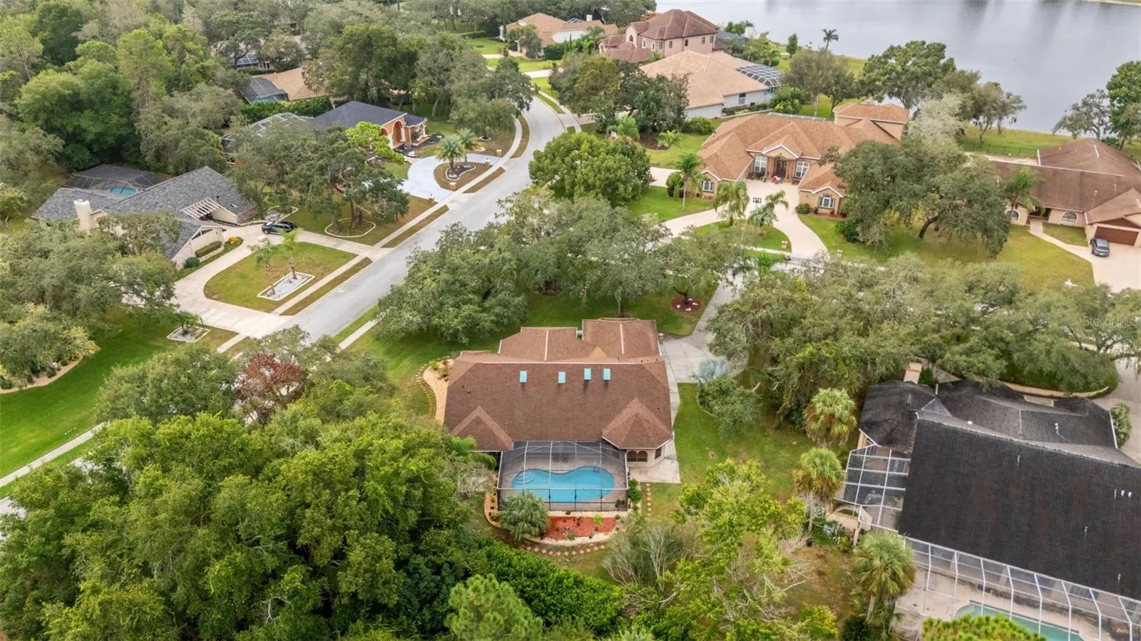 6491 LAUREL OAK DR