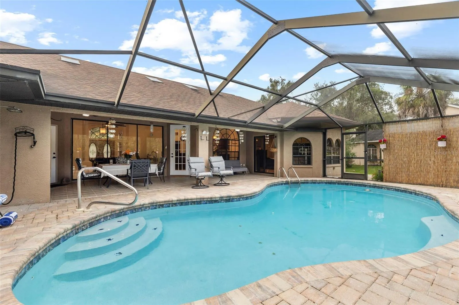 6491 LAUREL OAK DR