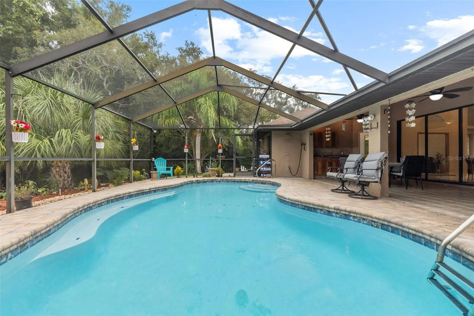 6491 LAUREL OAK DR