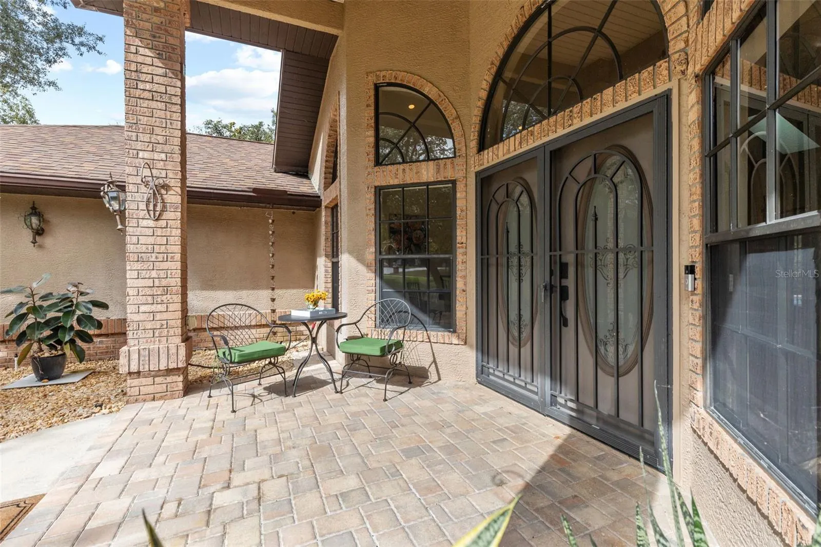 6491 LAUREL OAK DR