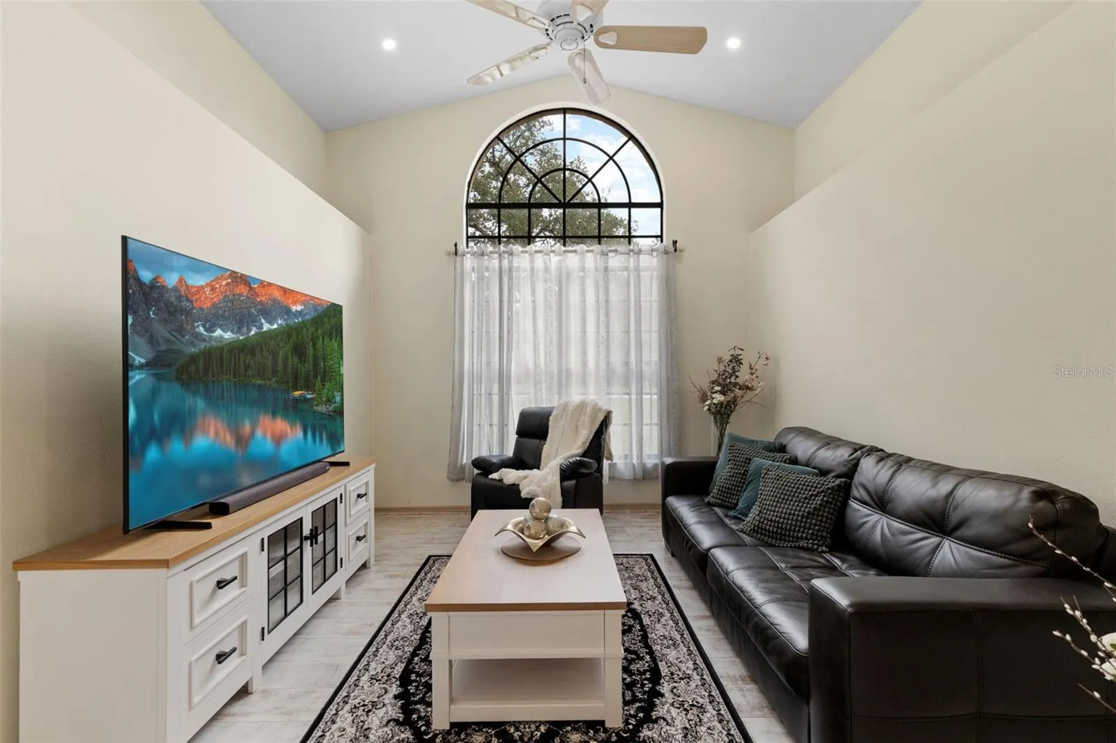6491 LAUREL OAK DR