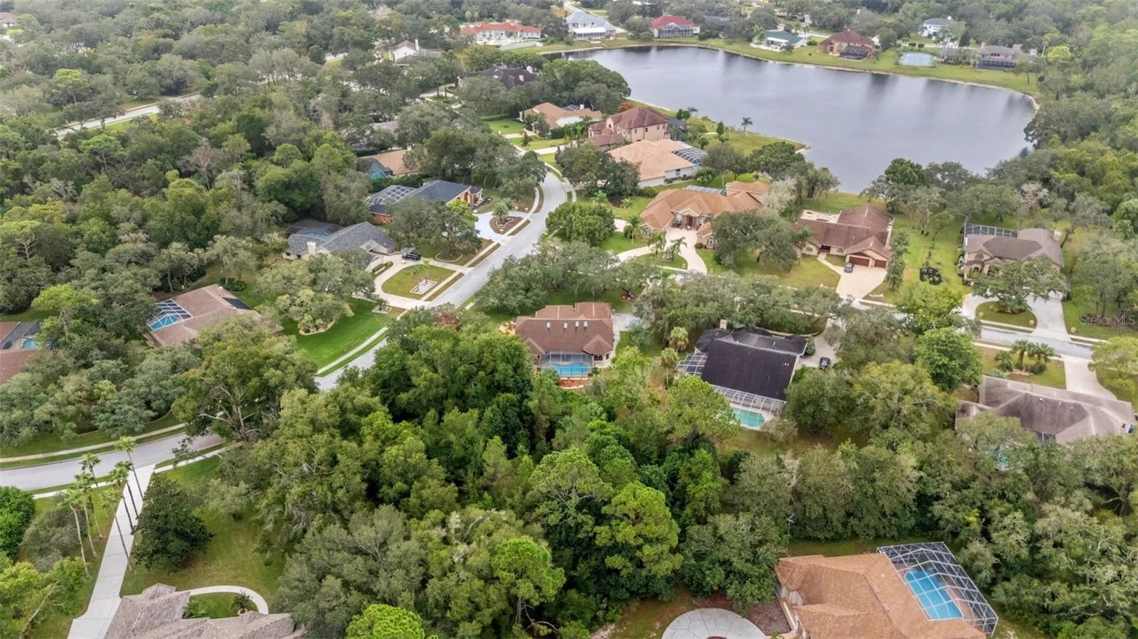 6491 LAUREL OAK DR