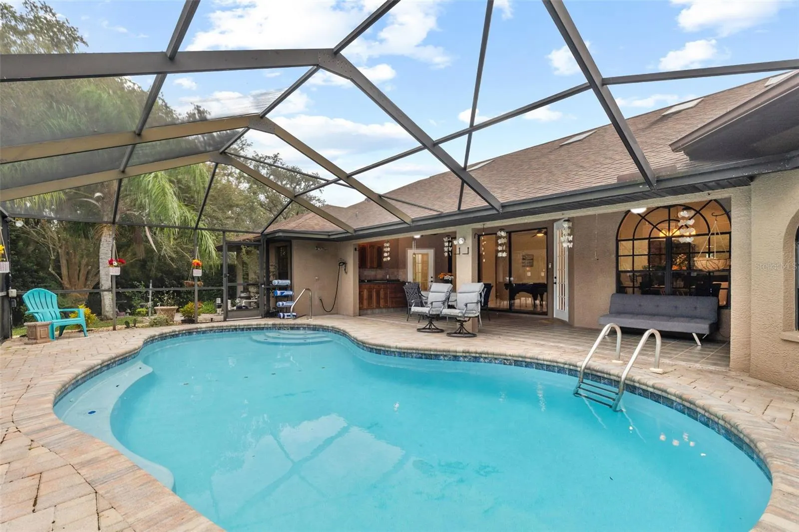 6491 LAUREL OAK DR