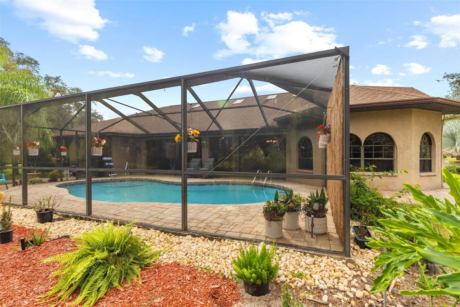 6491 LAUREL OAK DR