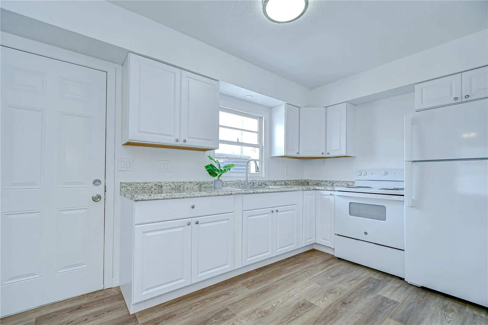 150 E MADEIRA AVE #1, #1