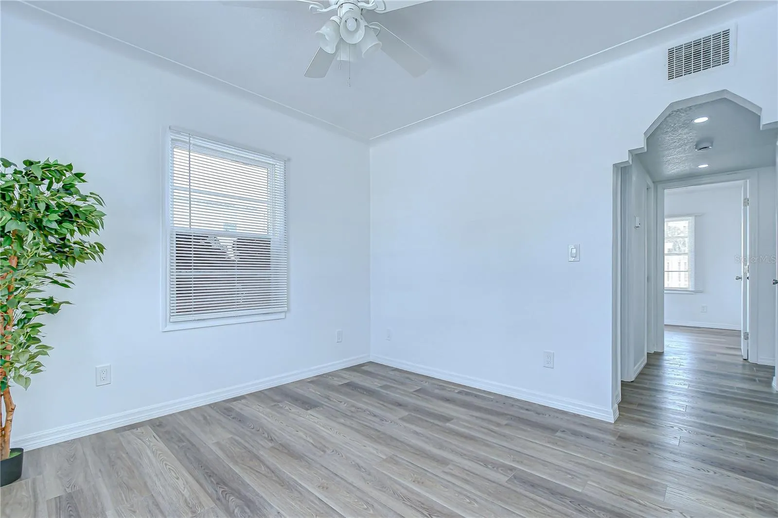 150 E MADEIRA AVE #1, #1