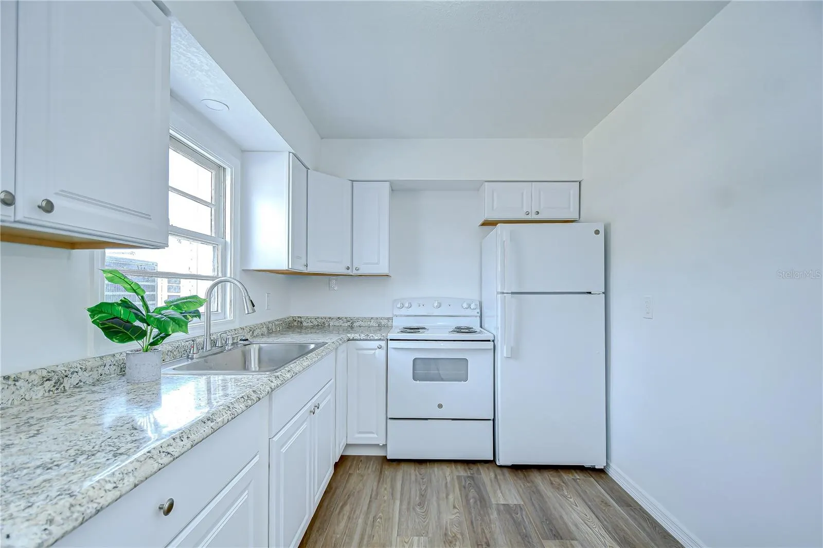 150 E MADEIRA AVE #1, #1