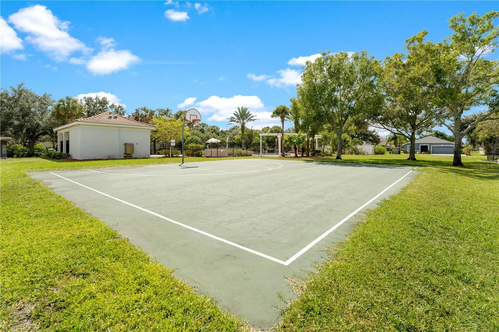 12468 COUNTRY WHITE CIR
