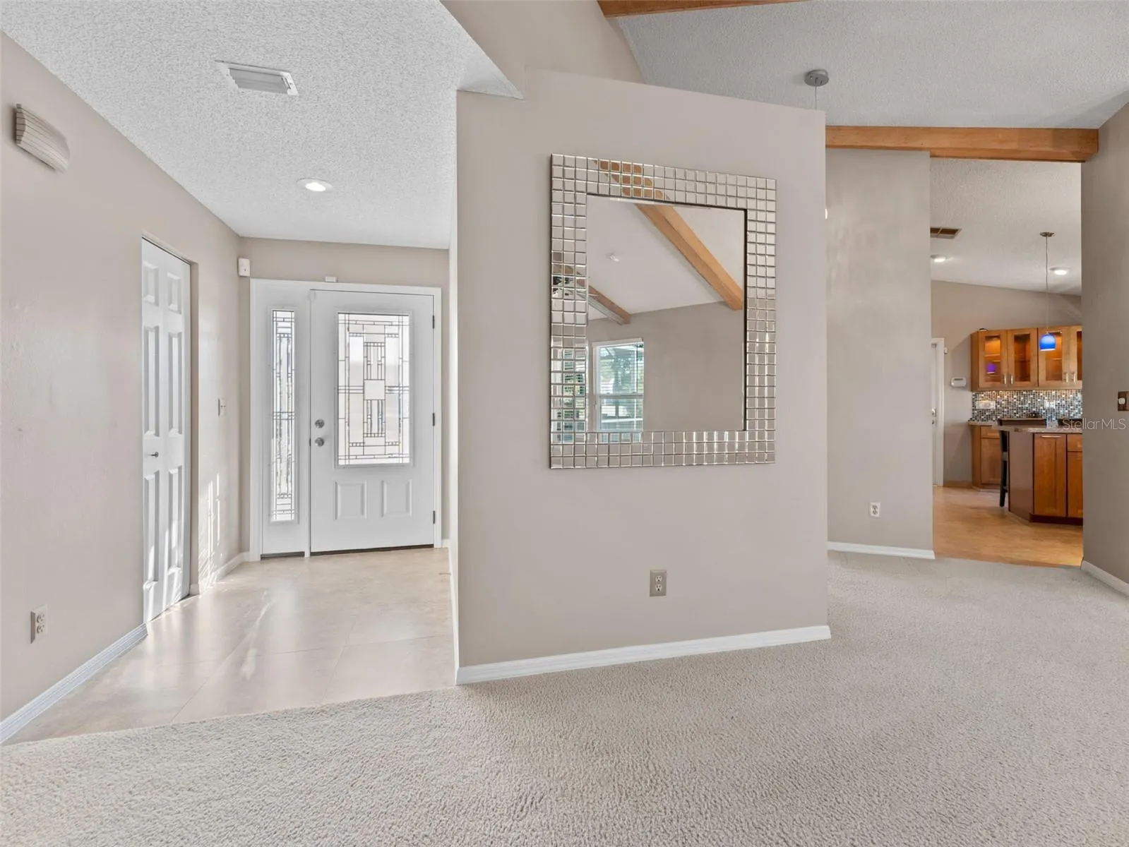 1209 ROXBURY DR