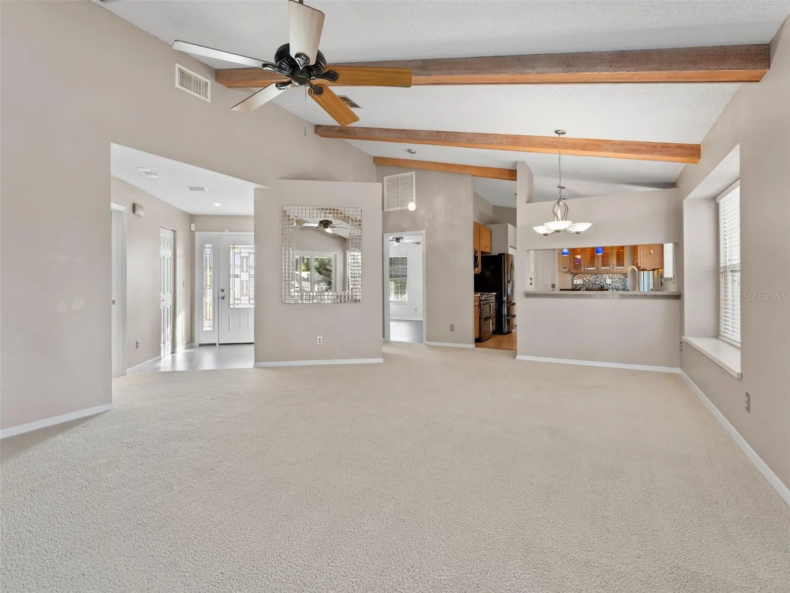 1209 ROXBURY DR