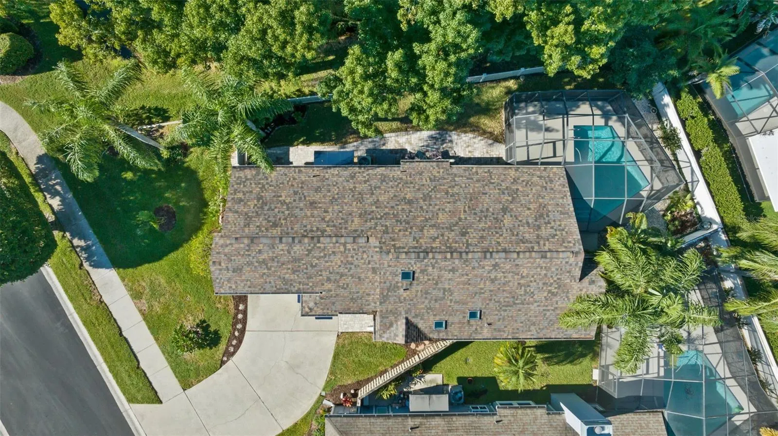 1209 ROXBURY DR