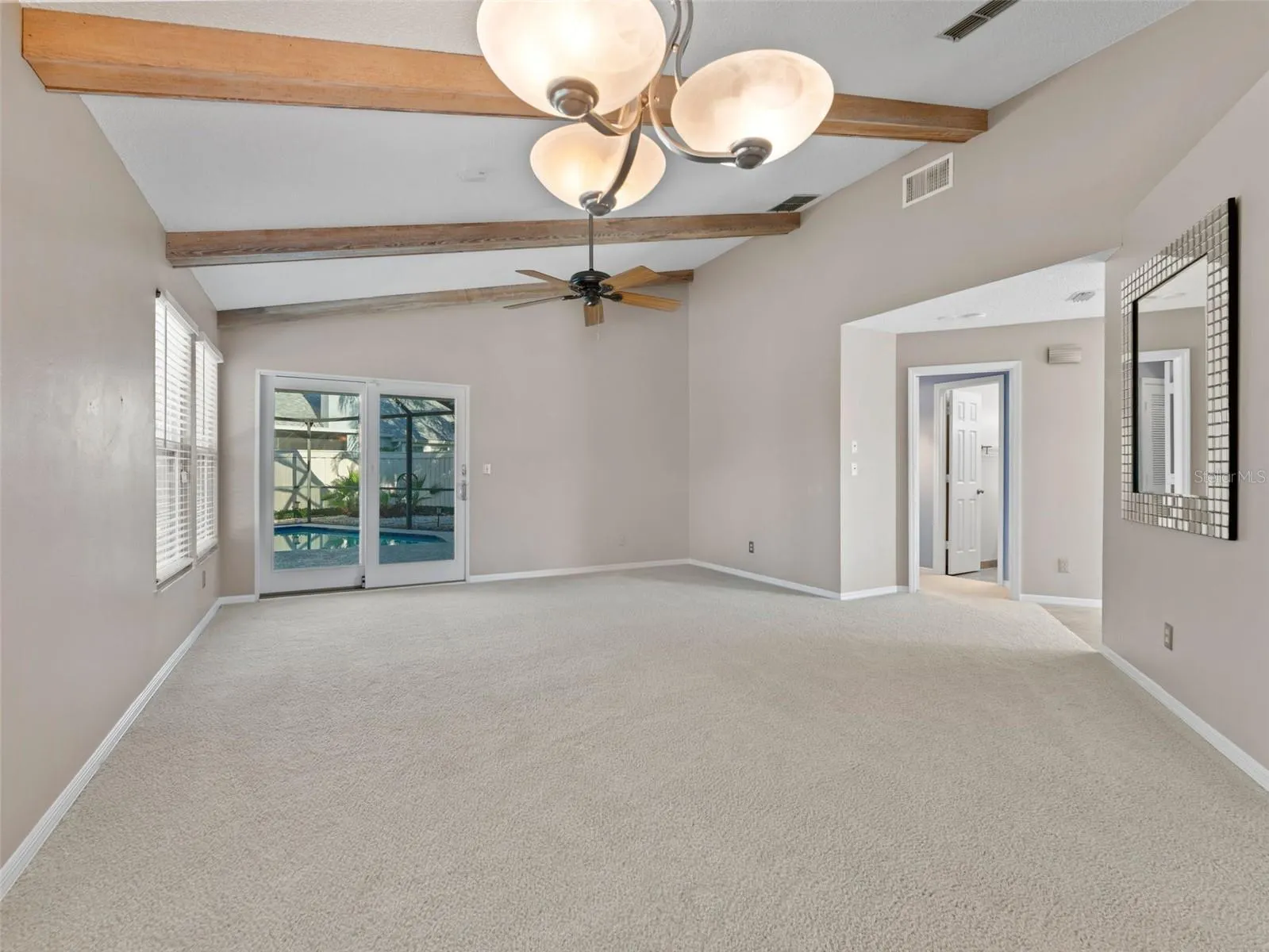1209 ROXBURY DR