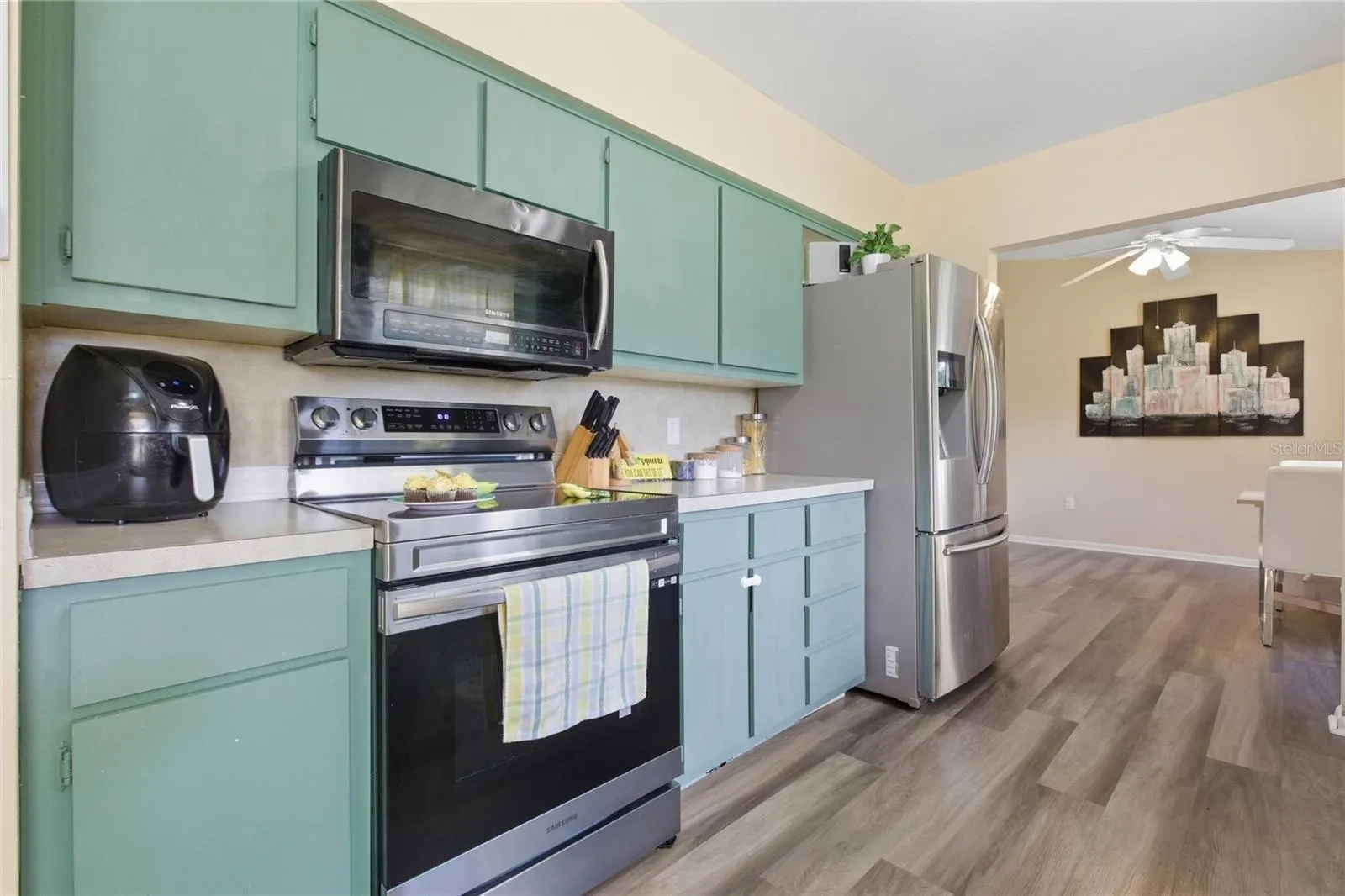 1222 SE 23RD AVE
