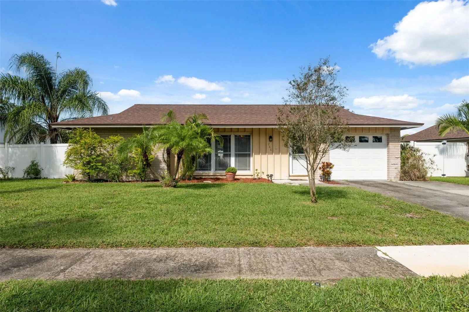 766 ANCHORAGE LN