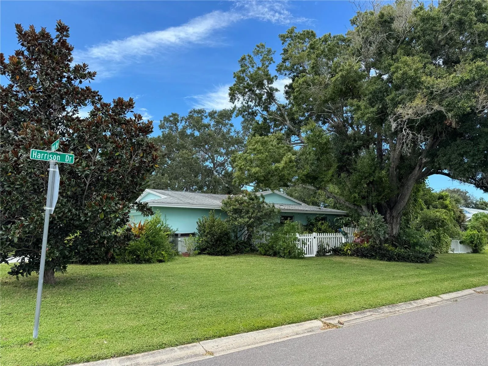 1434 HAGEN AVE