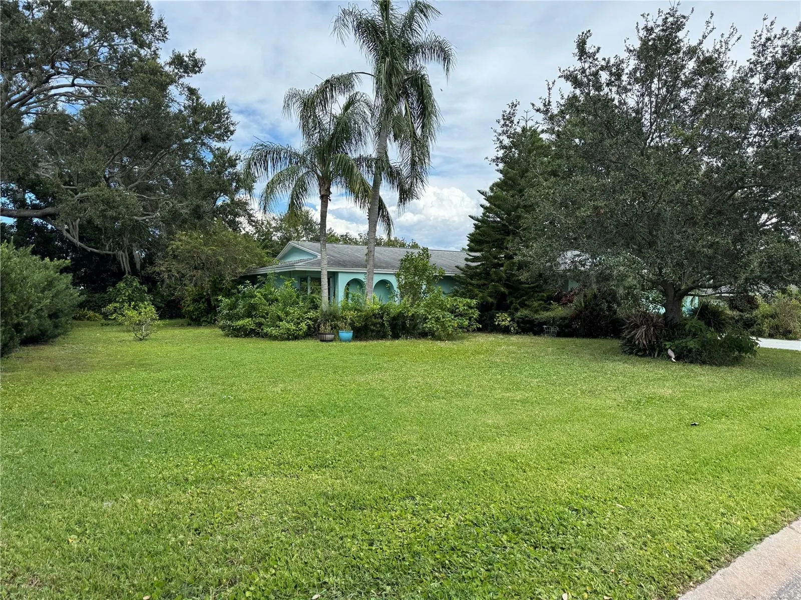 1434 HAGEN AVE