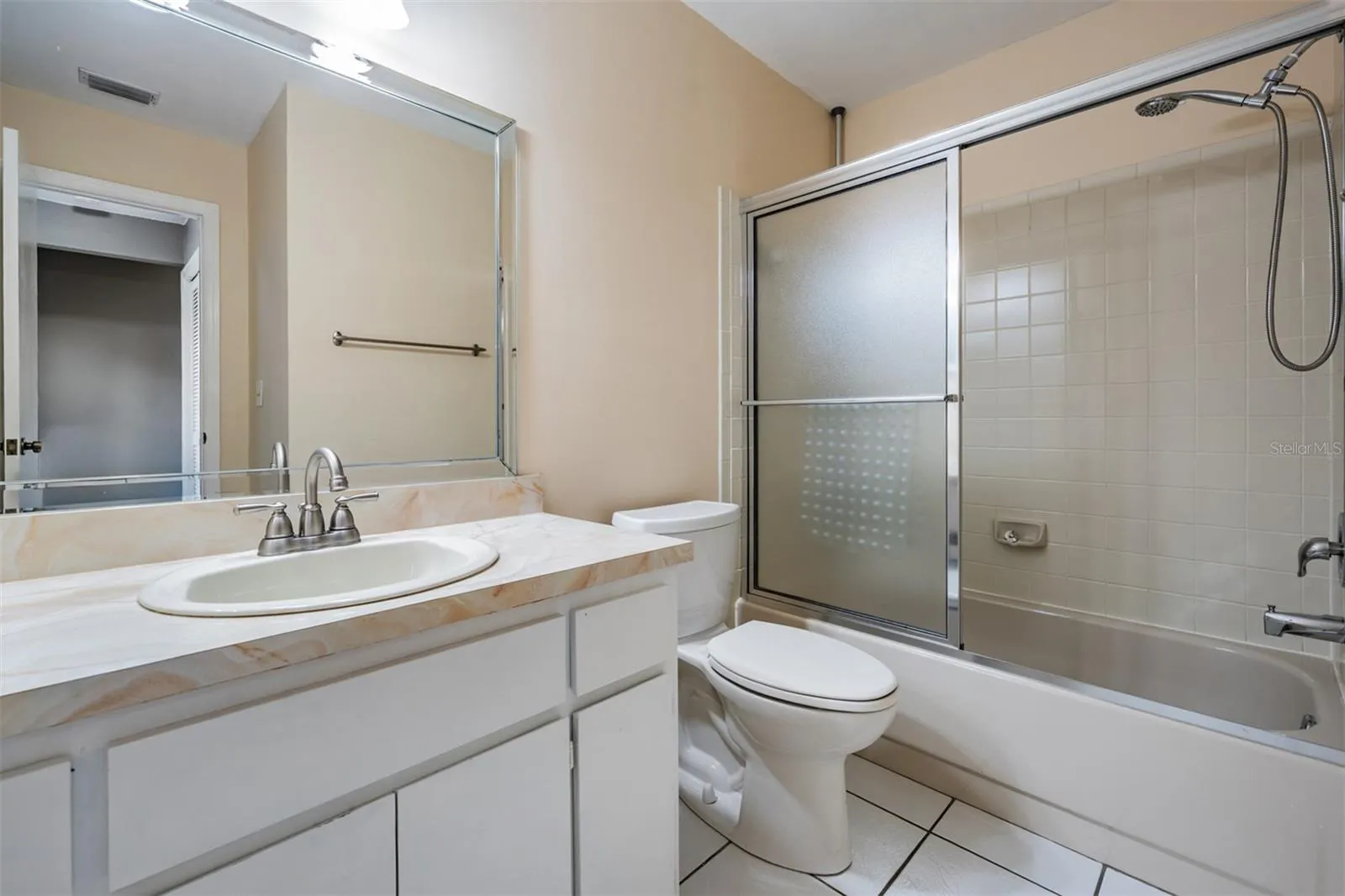 136 HUNTER CT