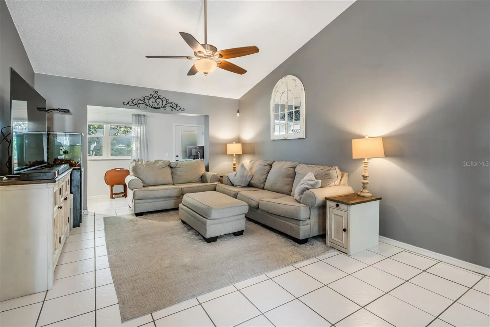 136 HUNTER CT