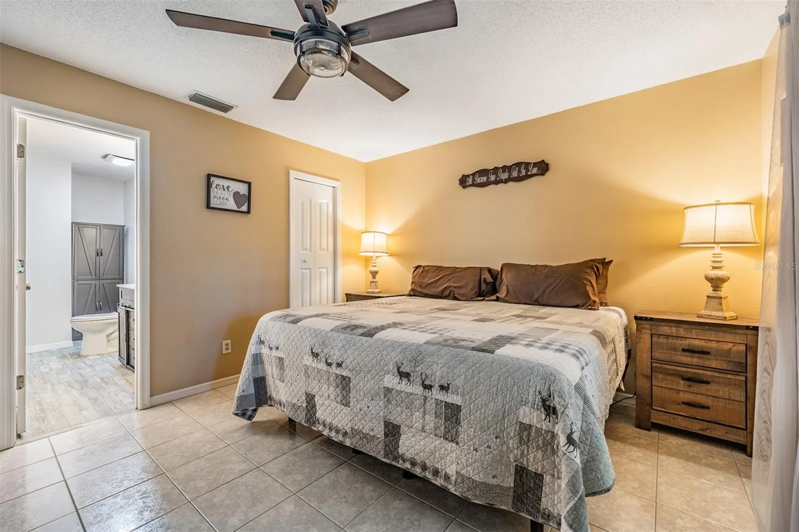 136 HUNTER CT